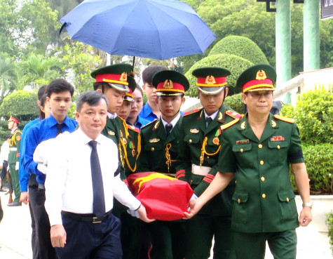 TP.Tân Uyên: Truy điệu và an táng hài cốt liệt sĩ