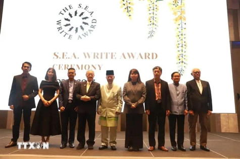 Two Vietnamese win S.E.A. Write Award