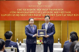 NA Chairman meets Vietnamese embassy staff in Japan