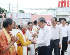 苏林总书记实地调研宁顺省一些经济社会和文化基地