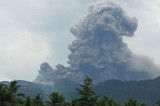 Indonesia issues top aviation alert due to volcanic eruption