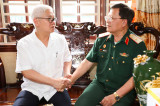 Provincial Party Secretary visits, presents gifts, and expresses gratitude to military generals