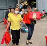 Train and plane tickets to go home for Tet have been delivered to workers