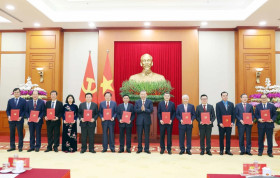 苏林总书记向中央13个党机关单位下达职能任务决定