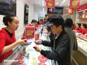 Phiên cuối cùng của năm dương lịch, giá vàng trong nước giảm 300.000 đồng