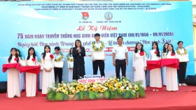 Thành đoàn Thuận An: Tuyên dương 45 gương học sinh 3 tốt