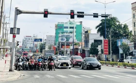 交通参与者严格遵守交通法规