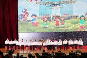 Tân Hiệp Phát cùng Quỹ Bảo trợ trẻ em và cộng động địa phương mang Tết đến với hàng ngàn trẻ em tỉnh Bình Dương