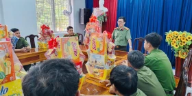 Công an tỉnh: Thăm, tặng quà tết lực lượng bảo vệ an ninh trật tự cơ sở