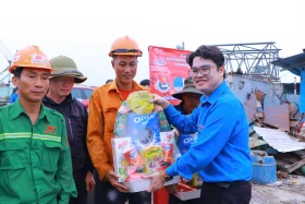Xuân về nơi công trường