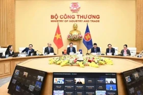 朝着现代化和利益多元化方向早日使《东盟货物贸易协定》提质升级