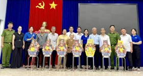 Thanh niên tiên phong và cống hiến