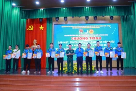 Gặp gỡ, động viên thanh niên tiêu biểu trúng tuyển nghĩa vụ quân sự
