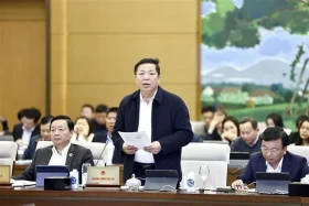 越南国会常委会第42次会议：对老街-河内-海防铁路线的投资主张提出意见