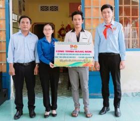 Lễ giỗ Anh hùng Lực lượng vũ trang nhân dân Hồ Văn Mên