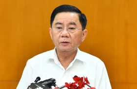 暂停县、乡级党代会，合并方案将于四月初提交中央
