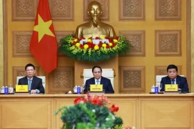 越南政府总理范明政同欧洲企业领导代表座谈