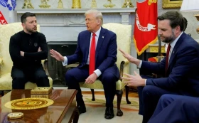Mỹ tạm dừng viện trợ quân sự cho đến khi lãnh đạo Ukraine "thể hiện thiện chí"