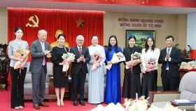 省领导会见中国太平洋集团代表团