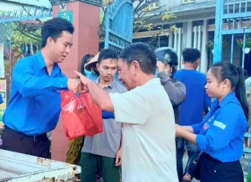 Phường đoàn Bình An (TP.Dĩ An): Tổ chức “Chuyến xe yêu thương”