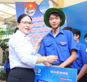 Tuổi trẻ Bình Dương ra quân sôi nổi Ngày cao điểm Chiến sĩ tình nguyện vì văn minh đô thị năm 2025