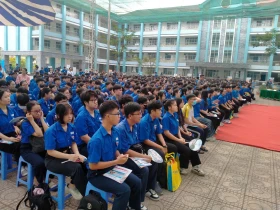 Hơn 1.000 học sinh, học viên tham gia ngày hội tư vấn tuyển sinh và hướng nghiệp năm 2025