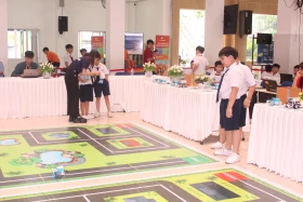 Sôi nổi ngày hội Khoa học Công nghệ và Robotacon