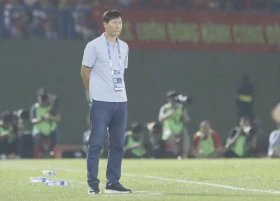HLV Kim Sang-sik có đang thực sự giấu bài?