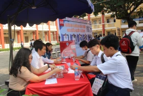 Đông đảo học sinh tham gia ngày hội trải nghiệm hướng nghiệp năm 2025