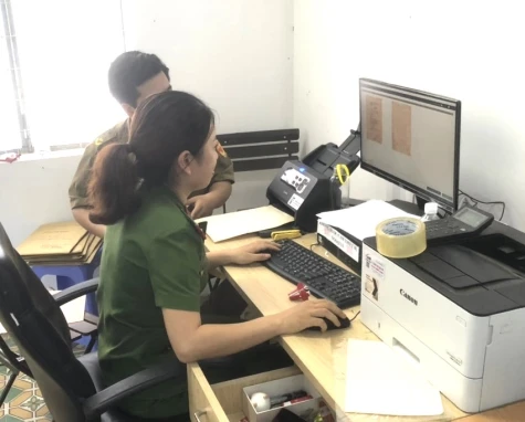 Từ 24-3, Công an cấp xã sẽ tiếp nhận hồ sơ cấp đổi, cấp lại giấy phép lái xe