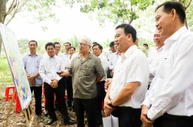 Lãnh đạo tỉnh khảo sát tiến độ thực hiện các công trình trọng điểm ở huyện Phú Giáo và Bắc Tân Uyên