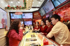 Giá vàng trong nước đồng loạt giảm thêm 200.000 đồng theo đà thế giới