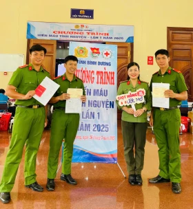 Hơn 300 cán bộ, chiến sĩ Công an tham gia hiến máu tình nguyện