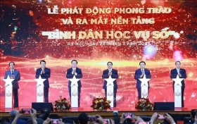 政府总理范明正：”平民数字教育“运动需挨家挨户进行宣传