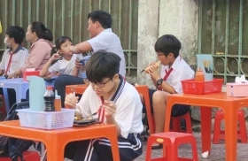 Bộ Y tế cảnh báo nguy cơ nhiễm độc từ thức ăn đường phố