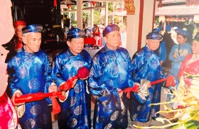 Người góp phần giữ gìn, phát huy giá trị văn hóa đình làng