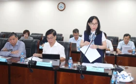 Provincial People's Council Standing Committee supervises implementation of administrative procedures in key sectors