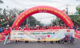 Humanitarian campaign collects over 5 billion VND to support people in need