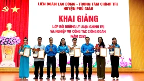 Huyện Phú Giáo:
140 cán bộ công đoàn tham gia lớp bồi dưỡng lý luận chính trị và nghiệp vụ