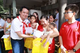 Bàn giao khu vui chơi thiếu nhi tại Bệnh viện đa khoa tỉnh