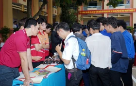Trường Đại học Bình Dương tổ chức chương trình tư vấn tuyển sinh tại huyện Dầu Tiếng