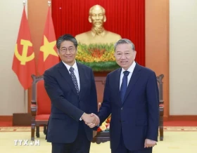 越共中央总书记苏林会见日本驻越大使伊藤直树