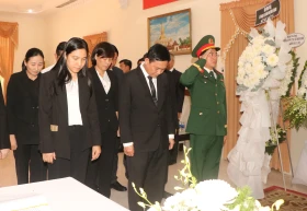 Lãnh đạo tỉnh viếng nguyên Chủ tịch Đảng Nhân dân cách mạng Lào, nguyên Chủ tịch nước Lào Khamtay Siphandone