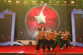 Tổ chức nhiều chương trình nghệ thuật kỷ niệm 50 năm thống nhất đất nước