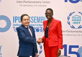 越南国会主席陈青敏会见IPU主席和秘书长秘书长