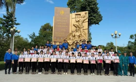 Hoa nở trên chiến khu xưa... – Bài 1