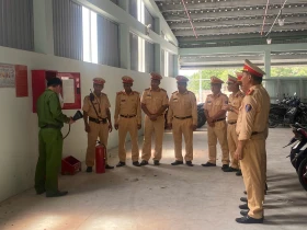 Tập huấn kỹ năng phòng cháy chữa cháy cho lực lượng Cảnh sát giao thông