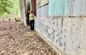 Tái diễn tình trạng làm nhà trên đất bán ngập