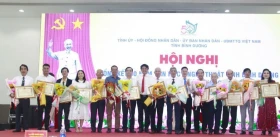 Provincial conference reviewing 50 years of literature and arts since national reunification: Renewing thinking and vision to rise in new era