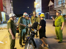 Tích cực hỗ trợ công an địa phương giữ gìn an ninh trật tự